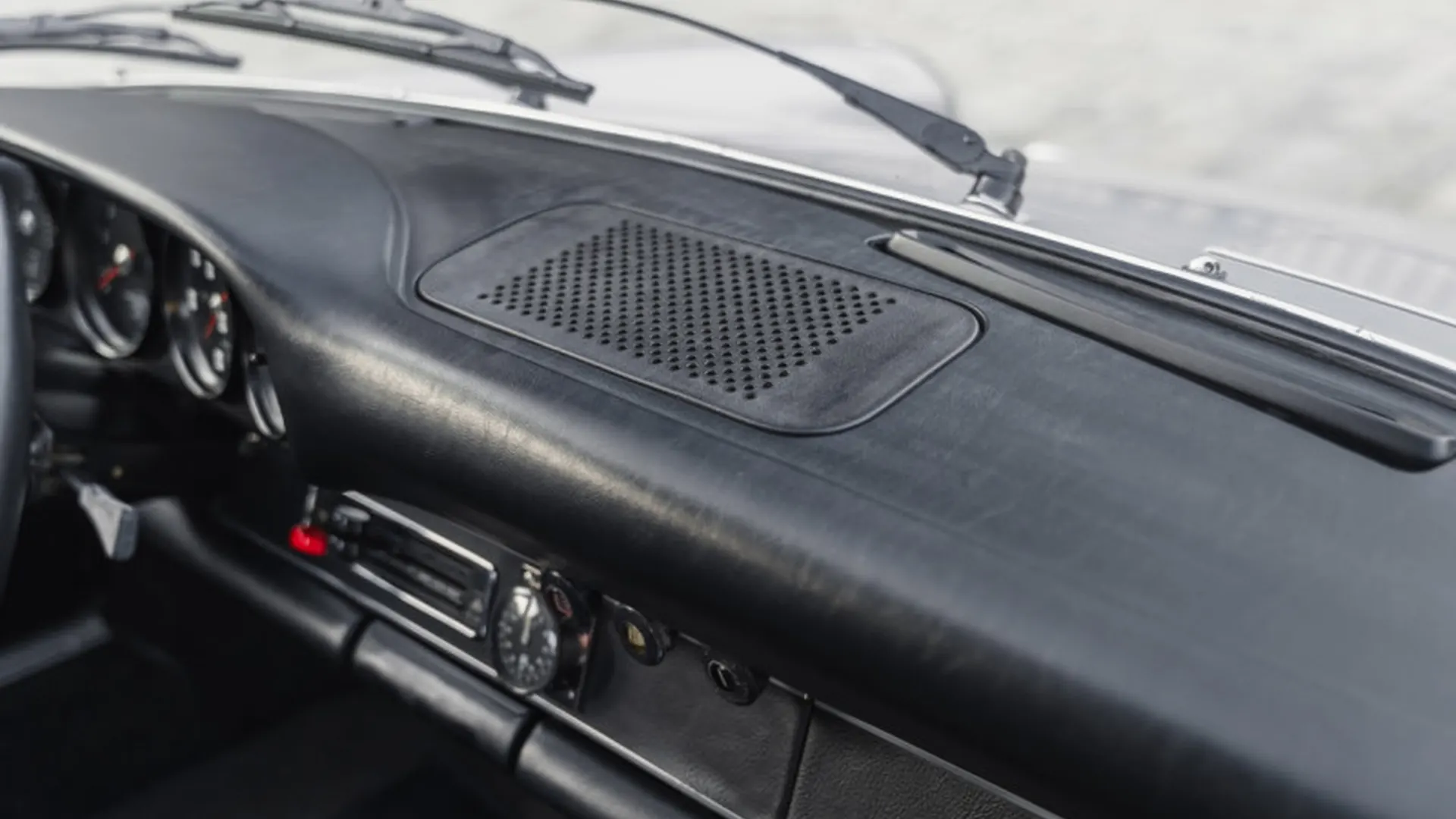 Porsche 911 — photo 21