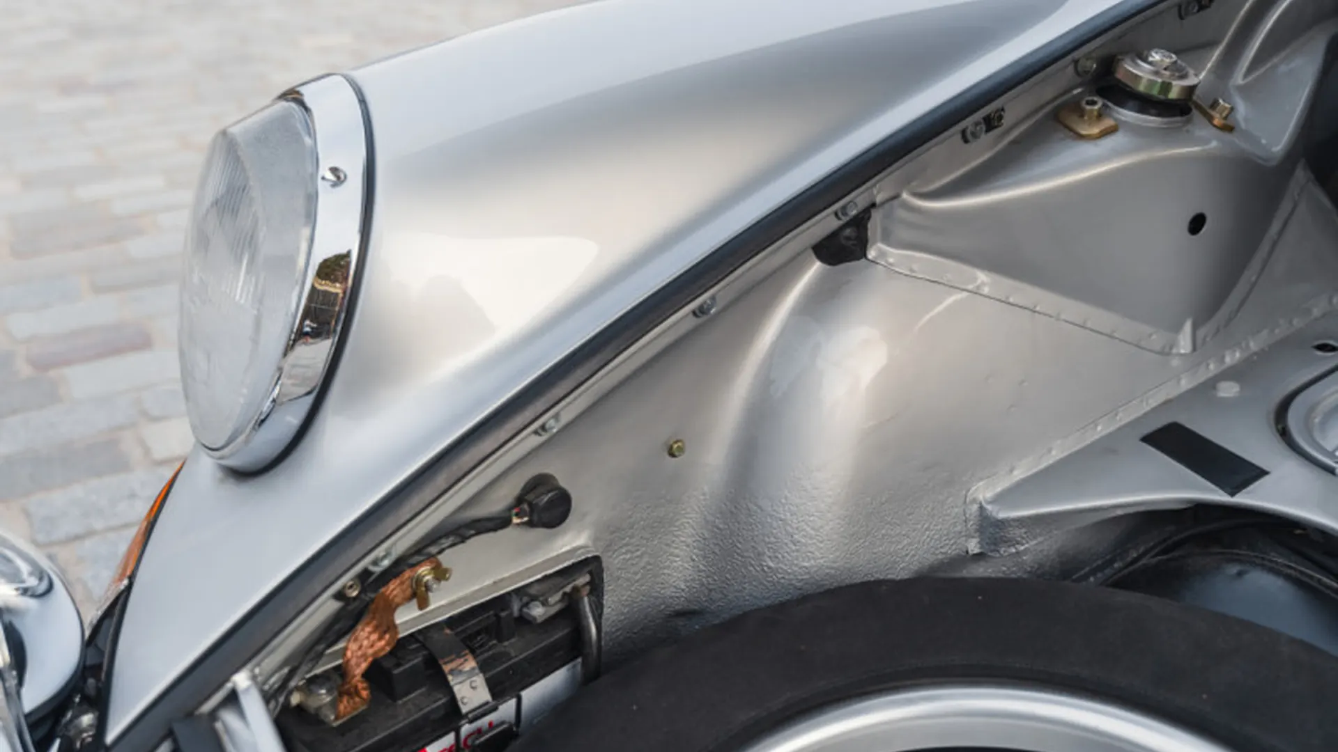 Porsche 911 — photo 25