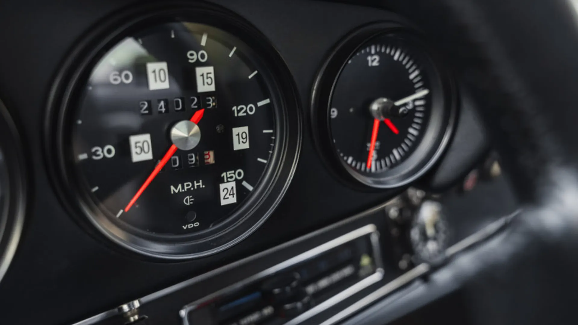 Porsche 911 — photo 18