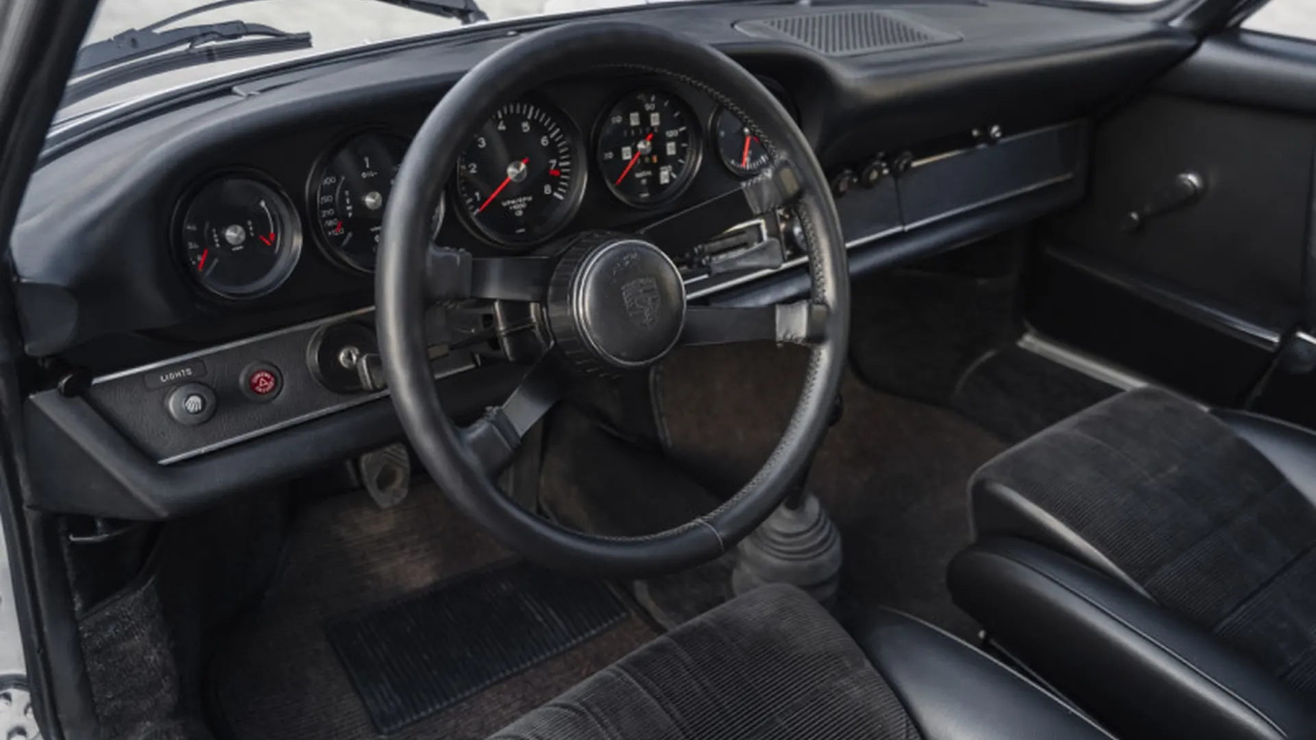 Porsche 911 — photo 7