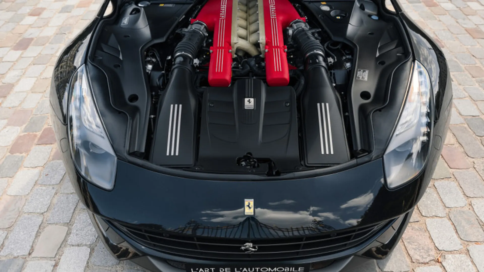 Ferrari F12 — photo 33