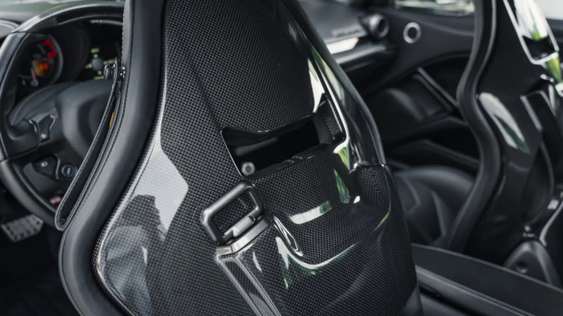 Ferrari F12 — photo 11