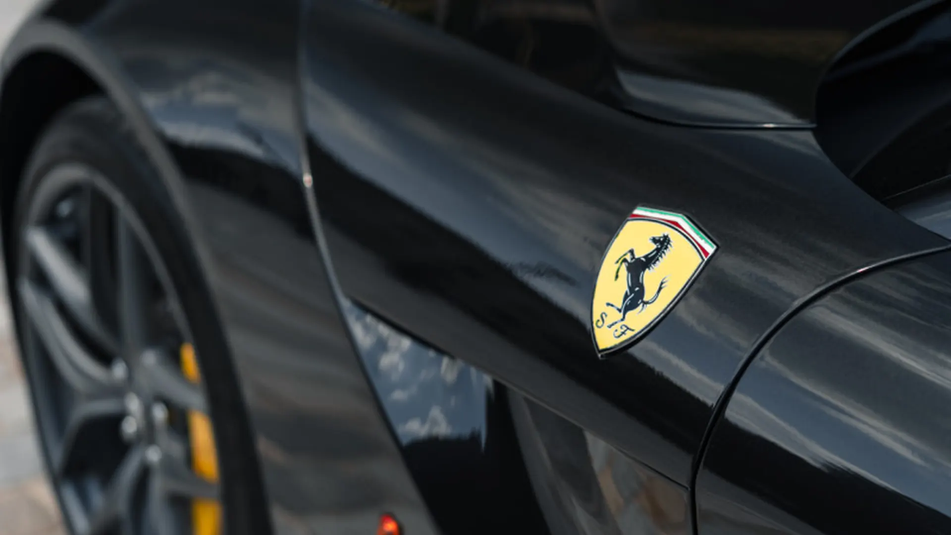 Ferrari F12 — photo 37