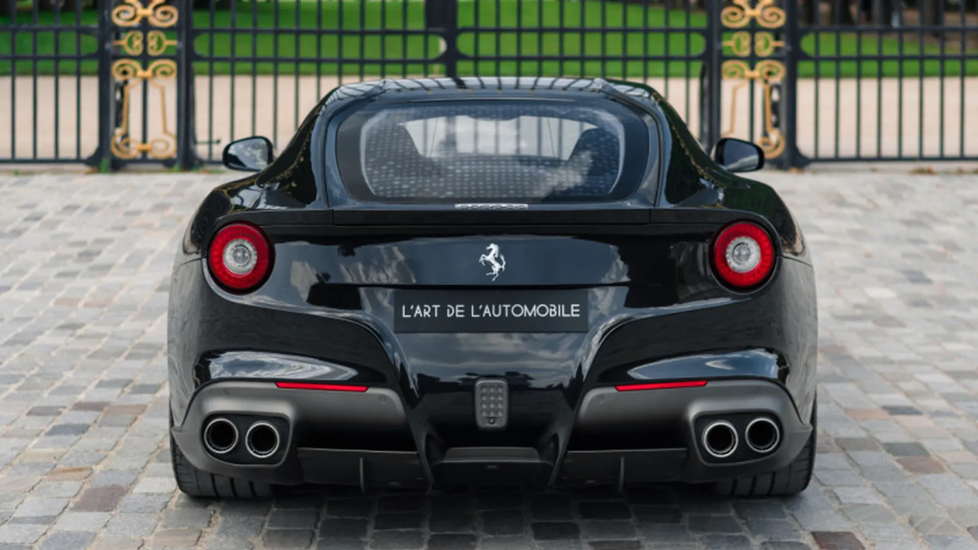 Ferrari F12 — photo 5
