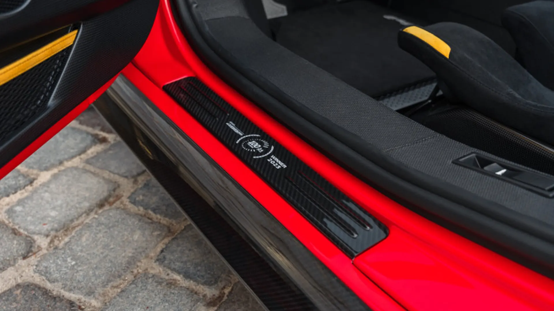 Ferrari SF90 — photo 17