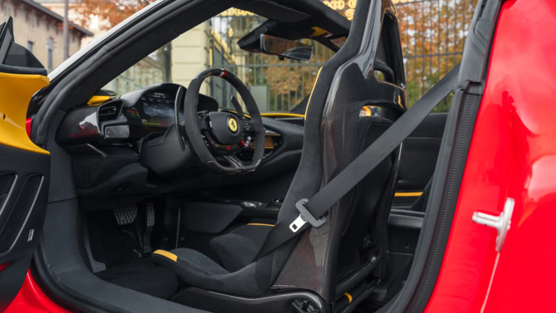 Ferrari SF90 — photo 15
