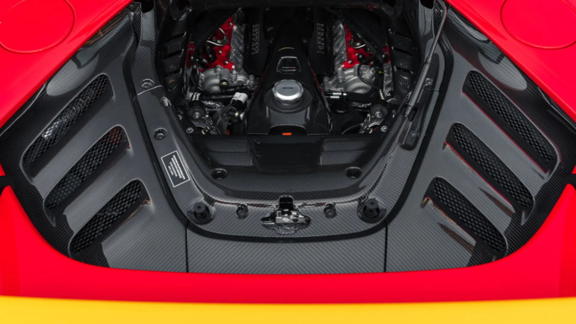 Ferrari SF90 — photo 40