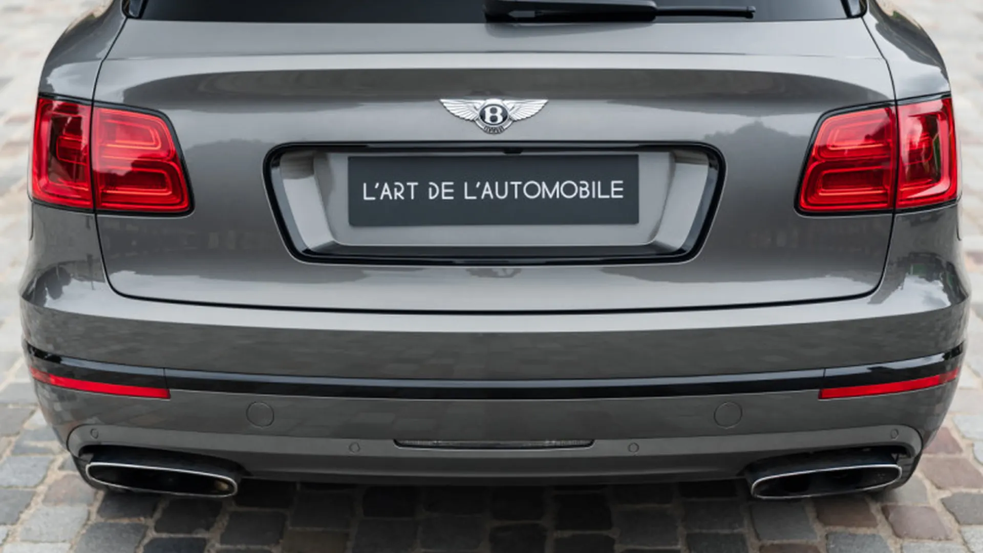 Bentley Bentayga — photo 48