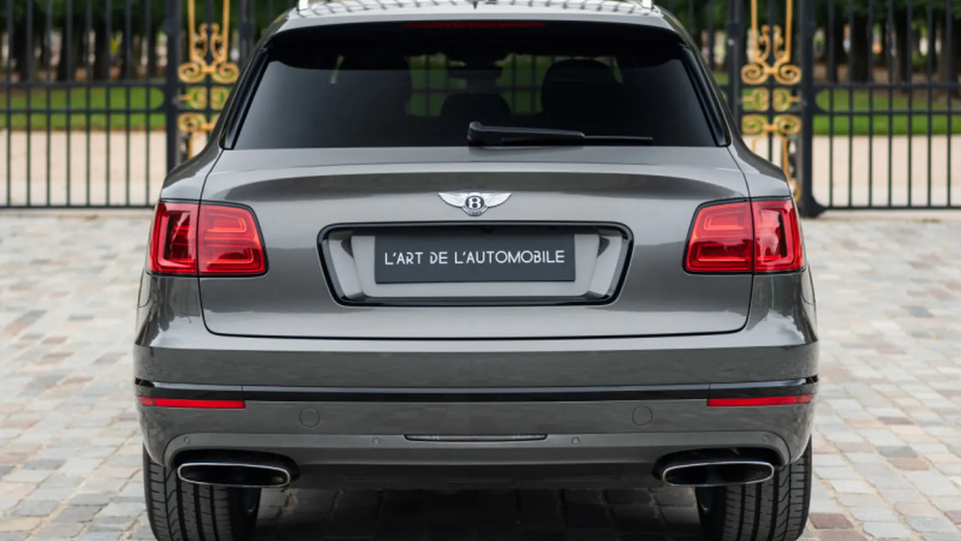 Bentley Bentayga — photo 5