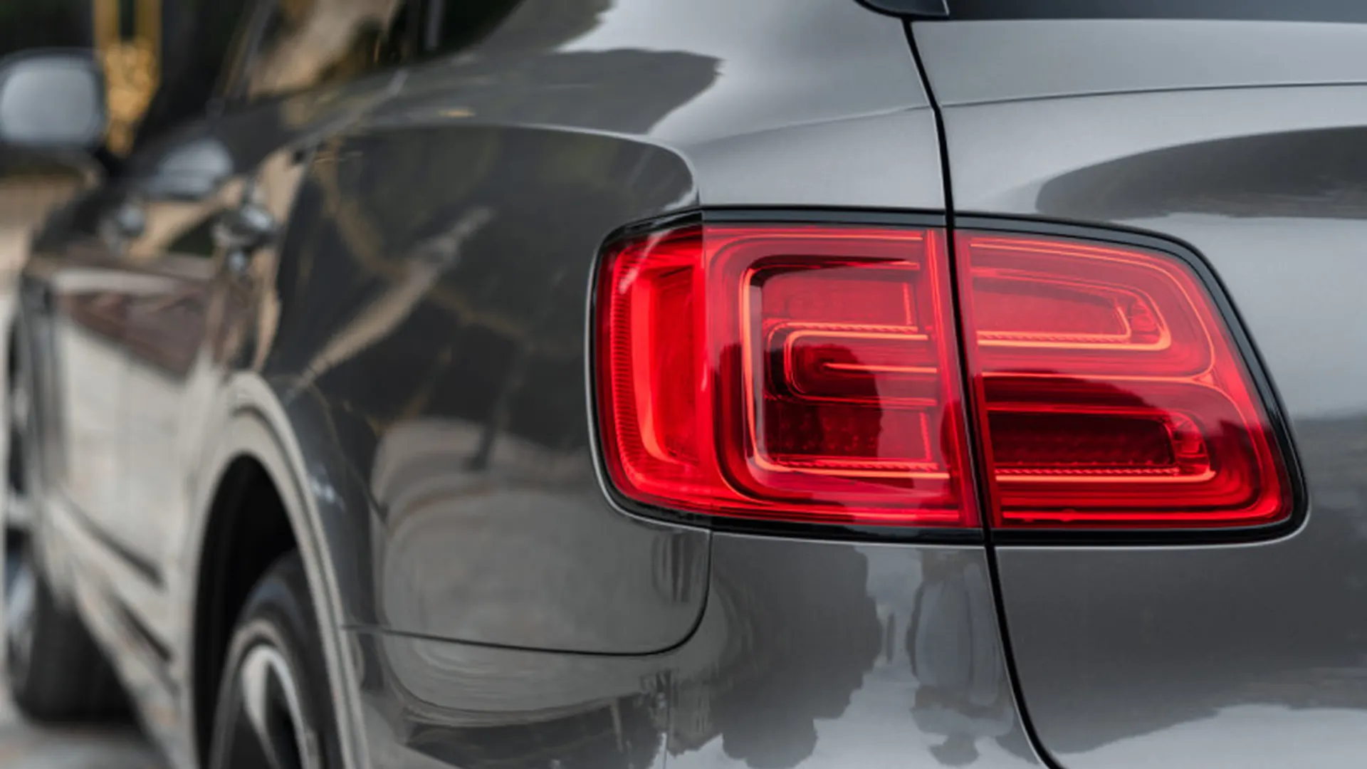 Bentley Bentayga — photo 50