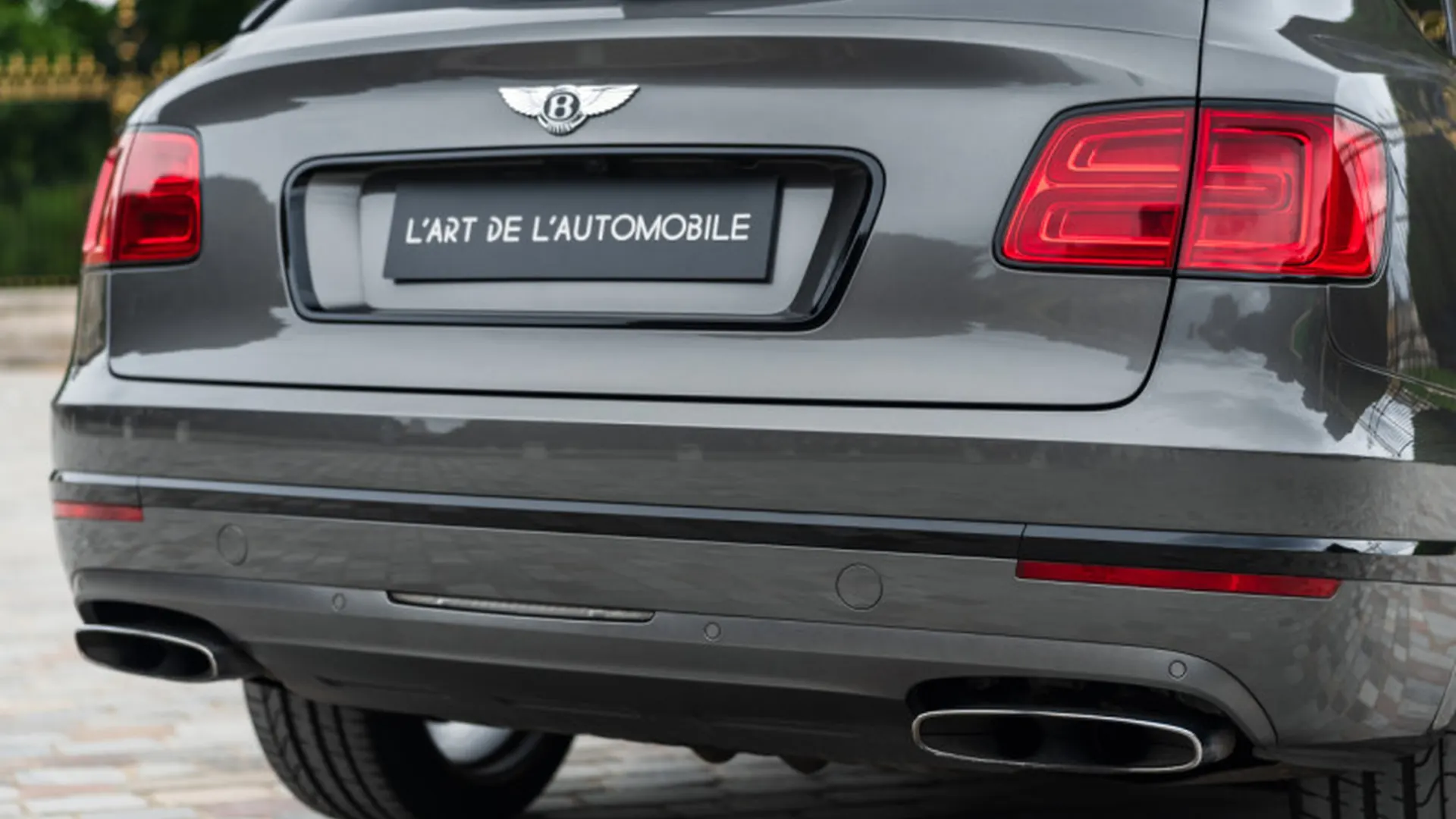 Bentley Bentayga — photo 49