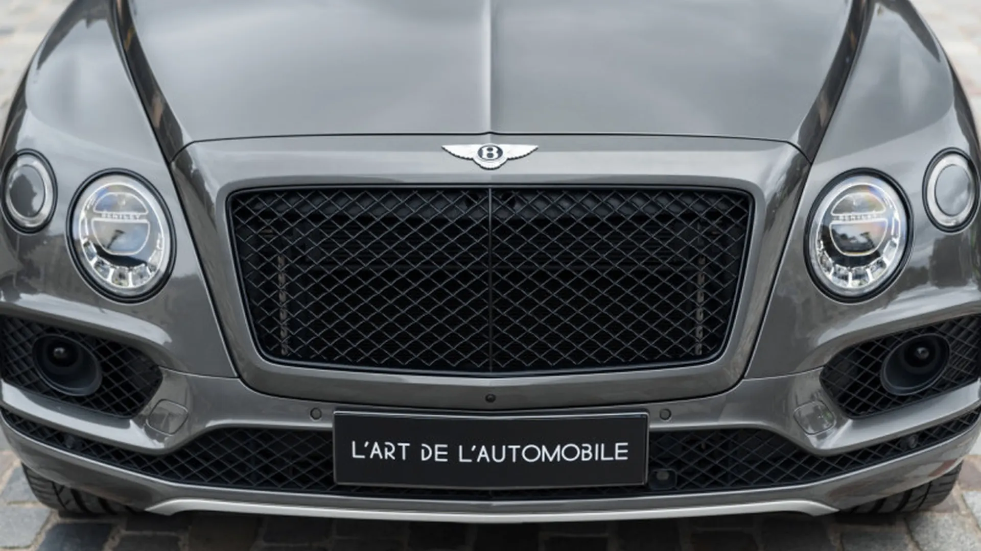 Bentley Bentayga — photo 39