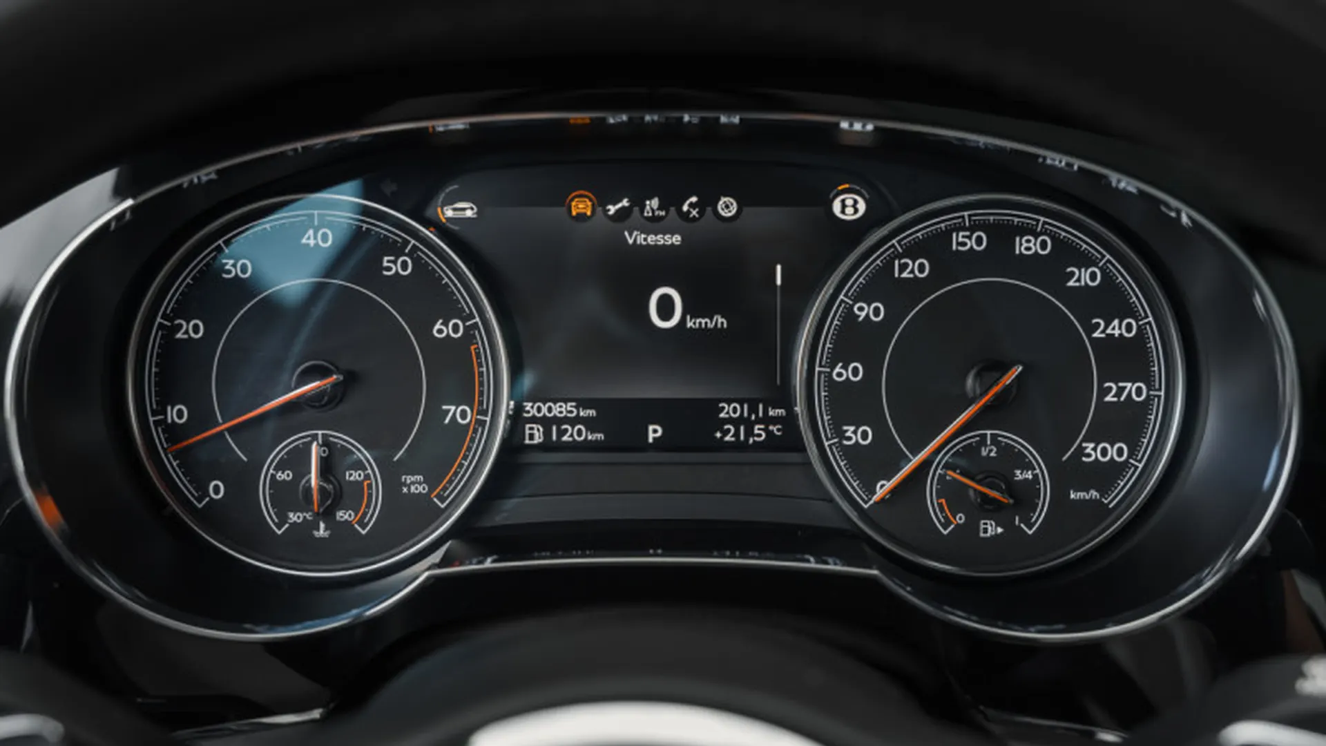 Bentley Bentayga — photo 18