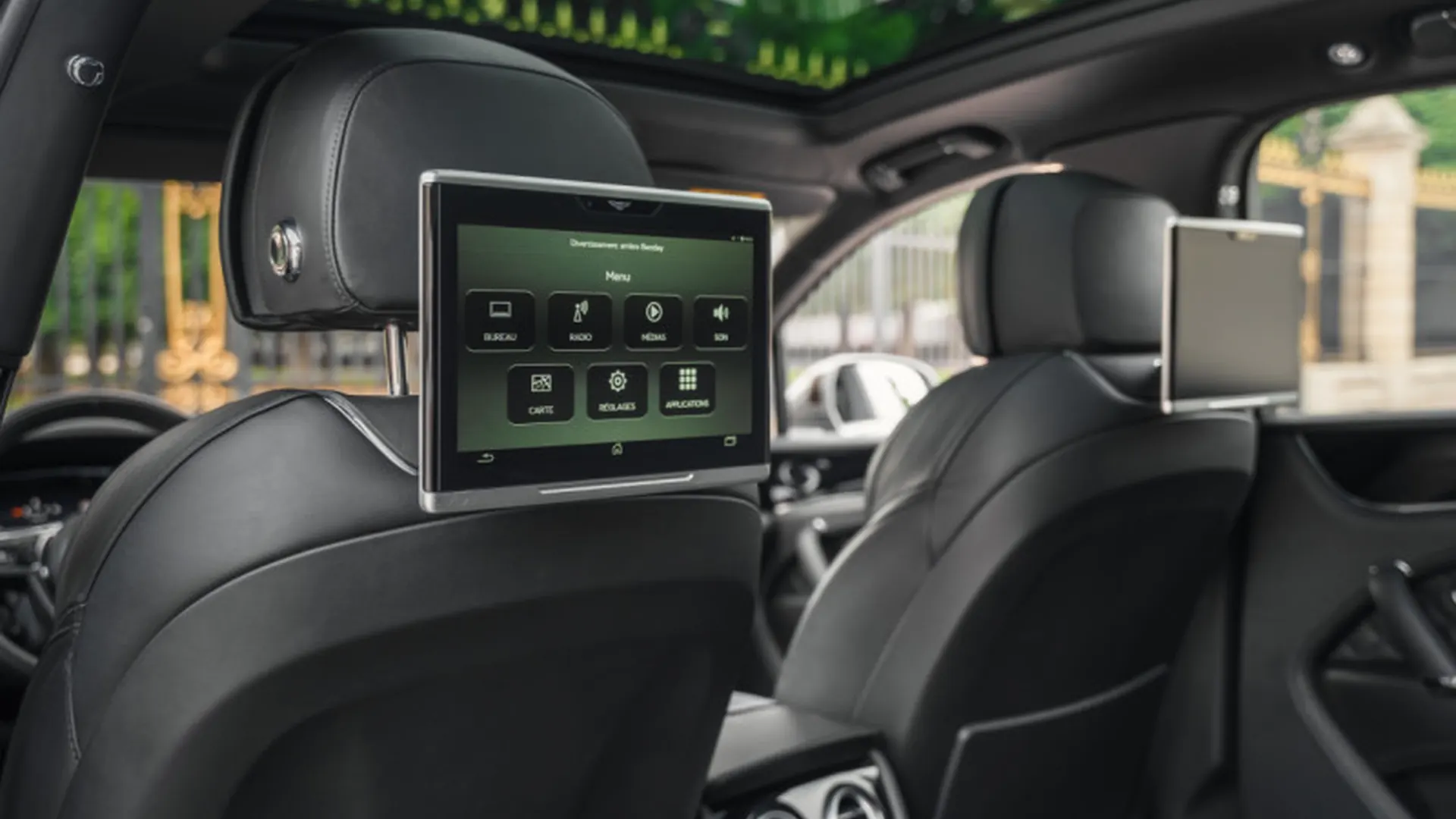 Bentley Bentayga — photo 13