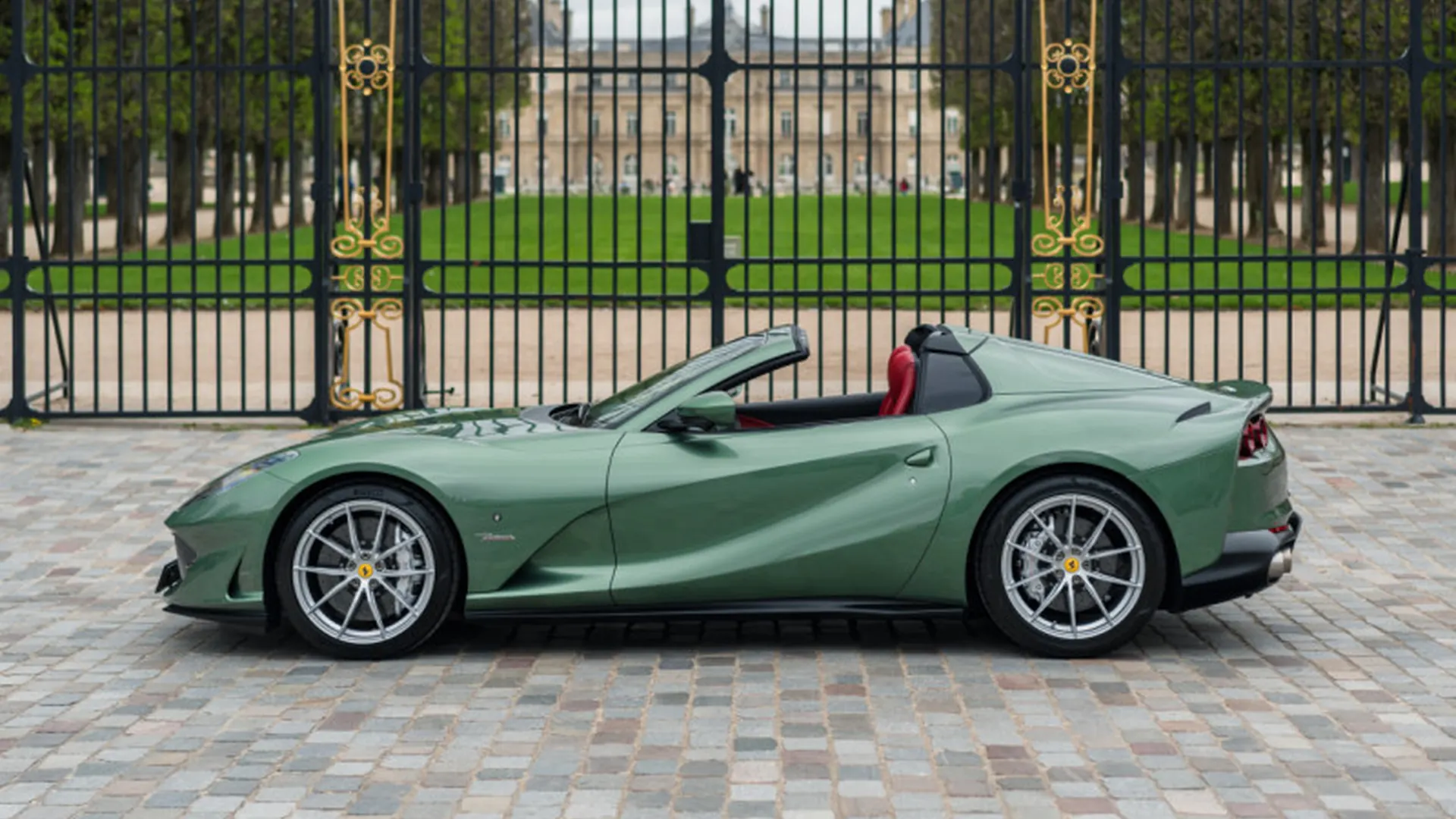 Ferrari 812 — photo 4