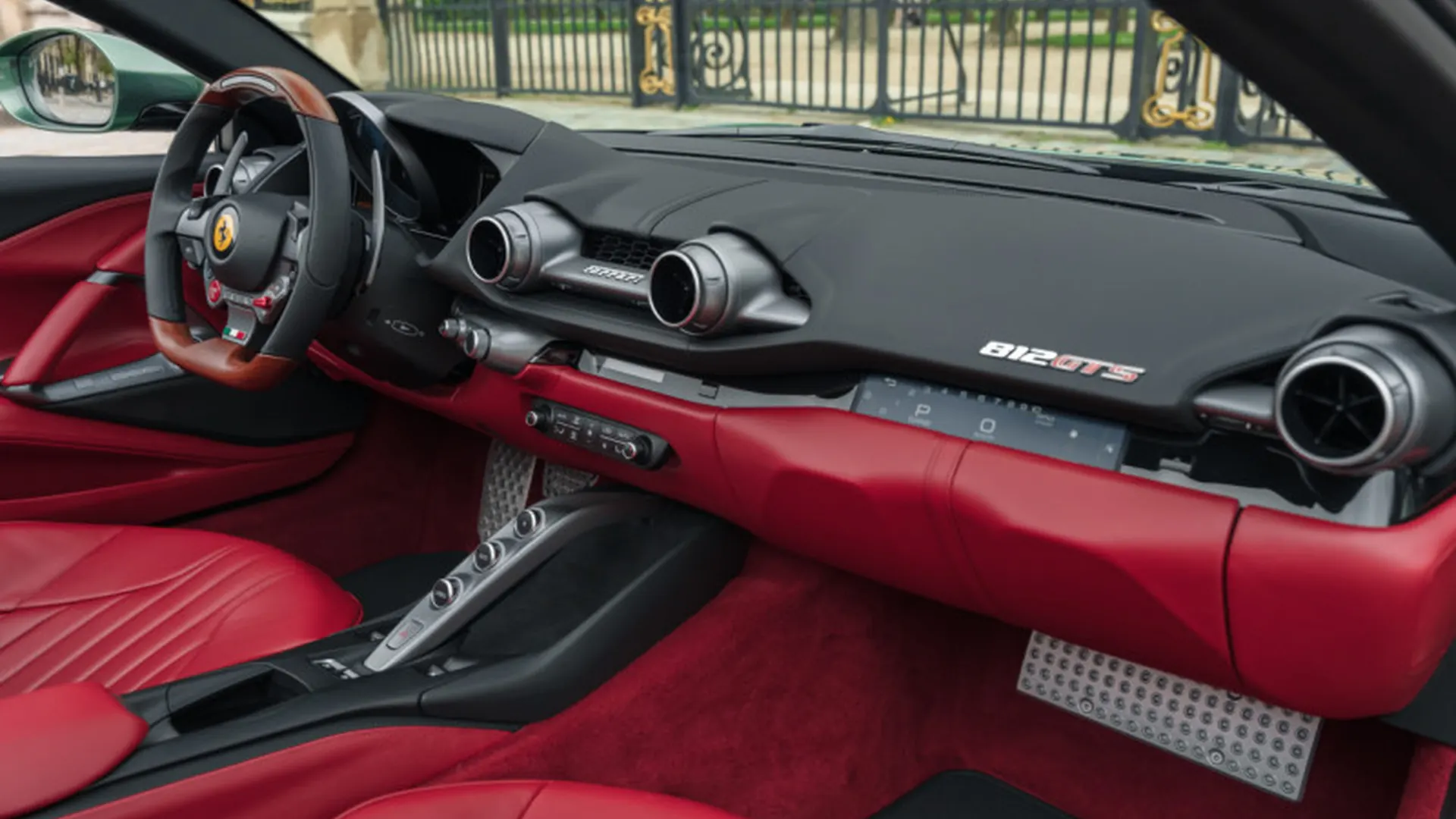 Ferrari 812 — photo 12