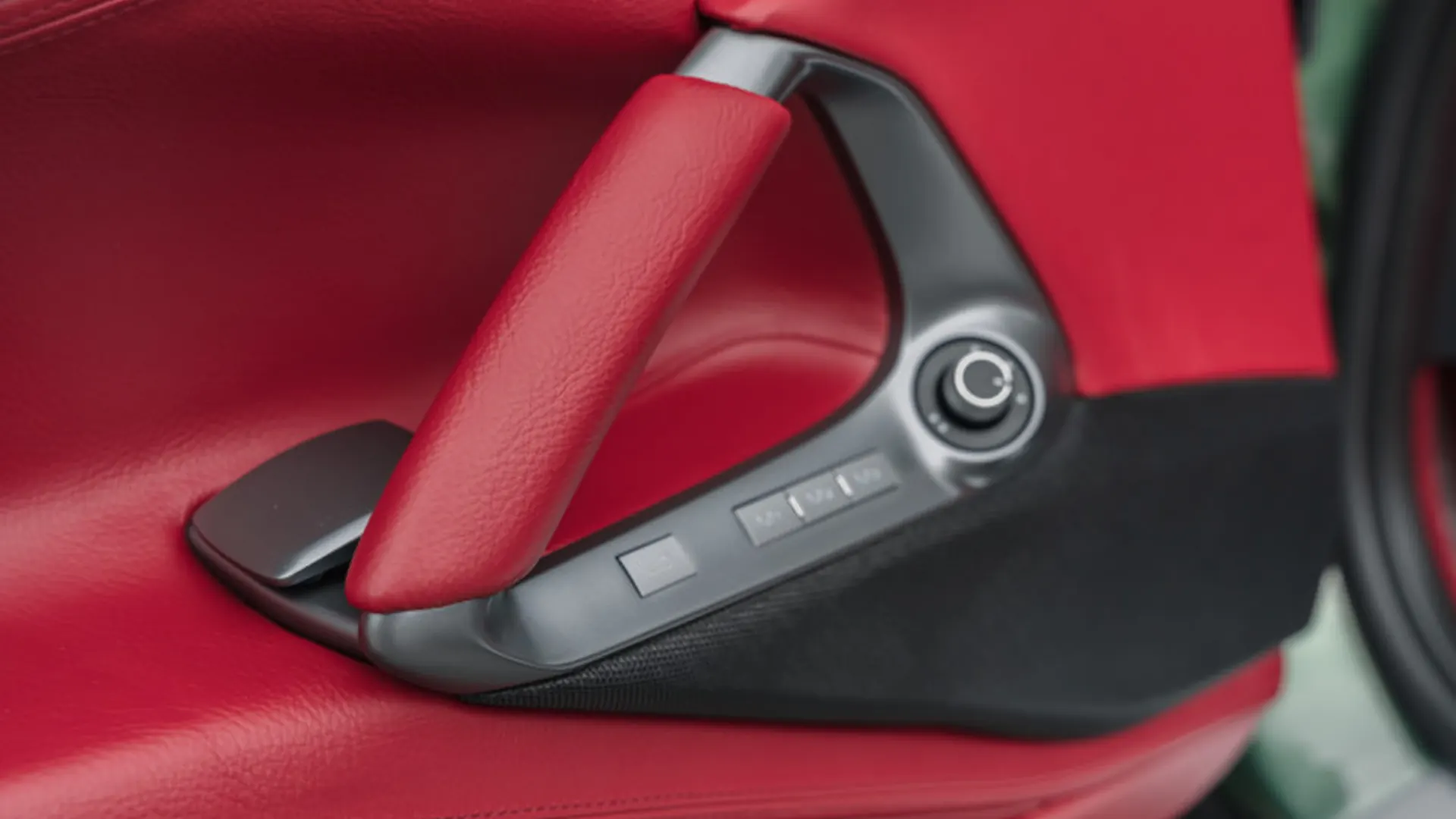 Ferrari 812 — photo 31