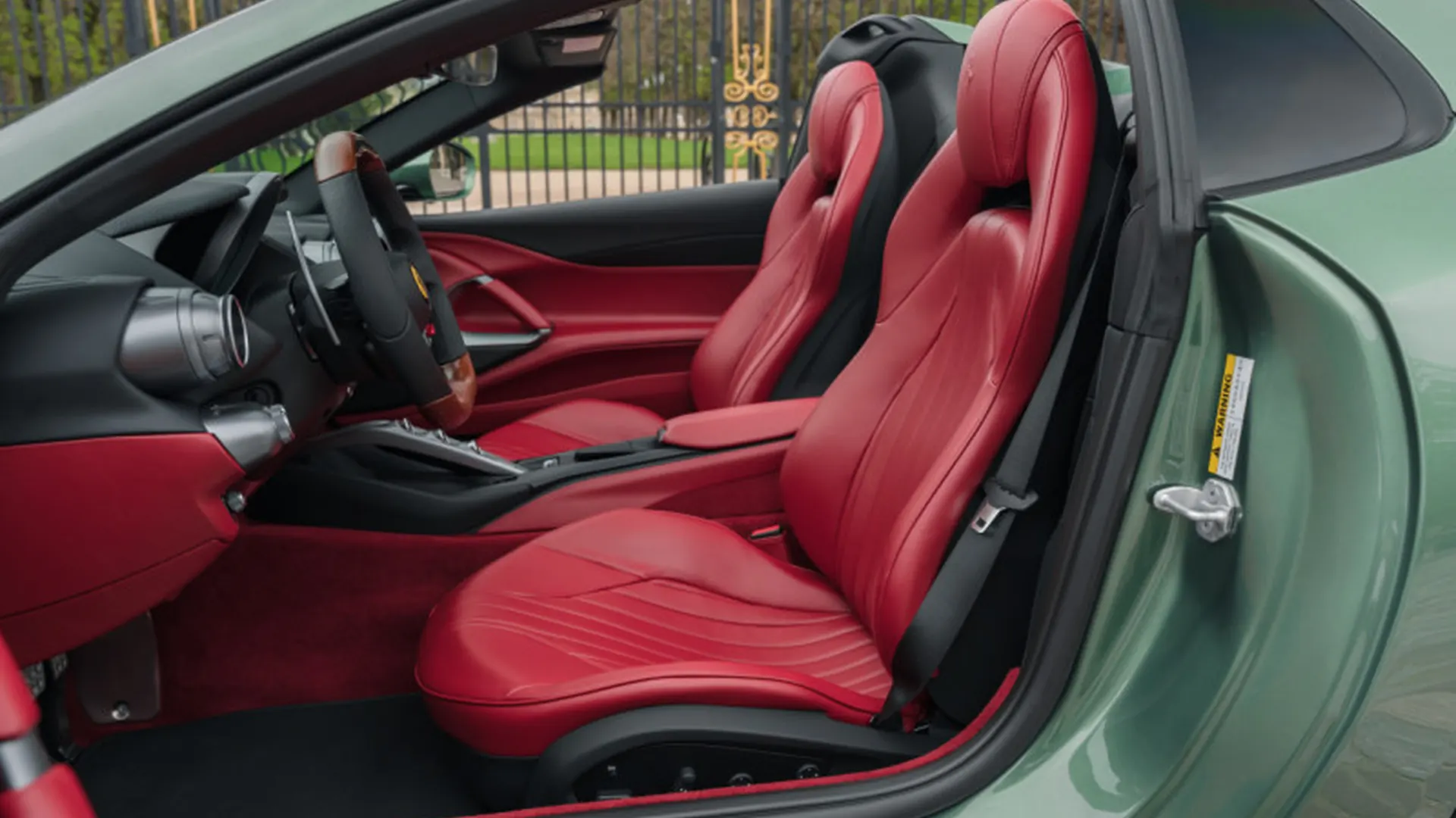 Ferrari 812 — photo 13