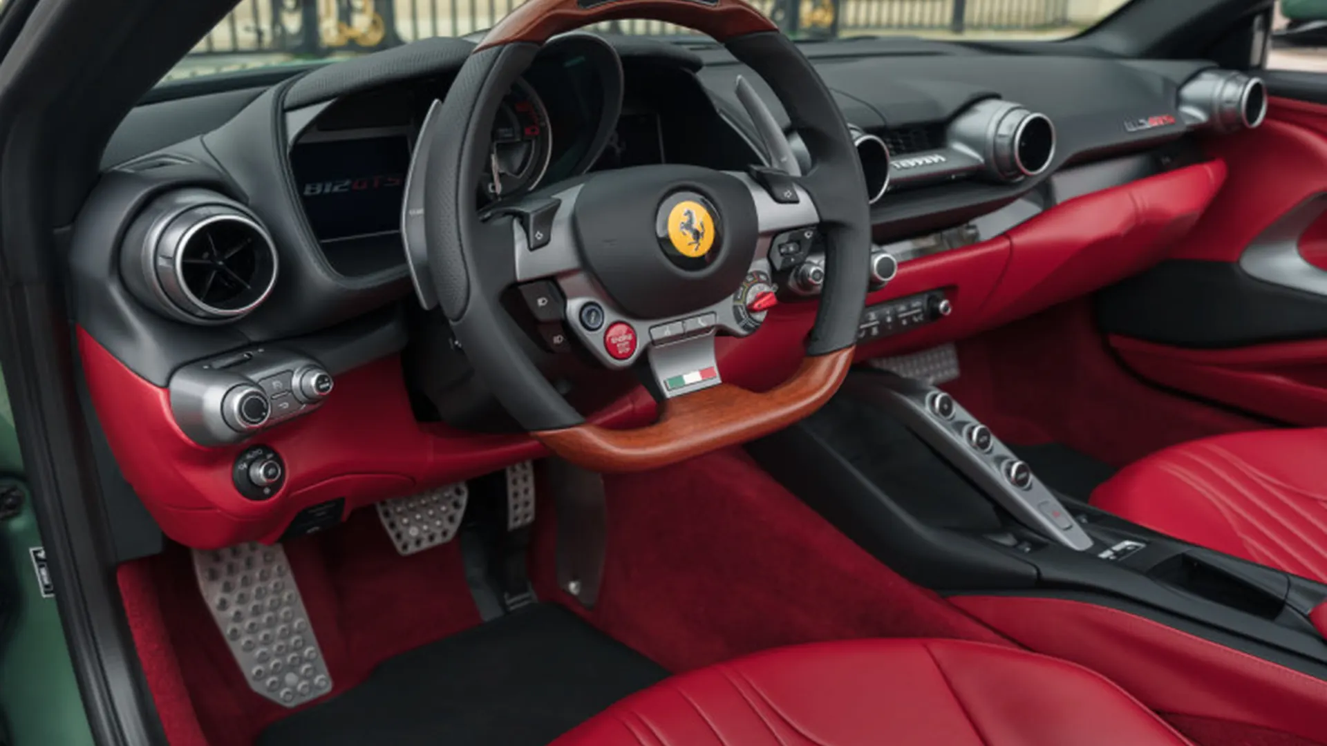 Ferrari 812 — photo 10
