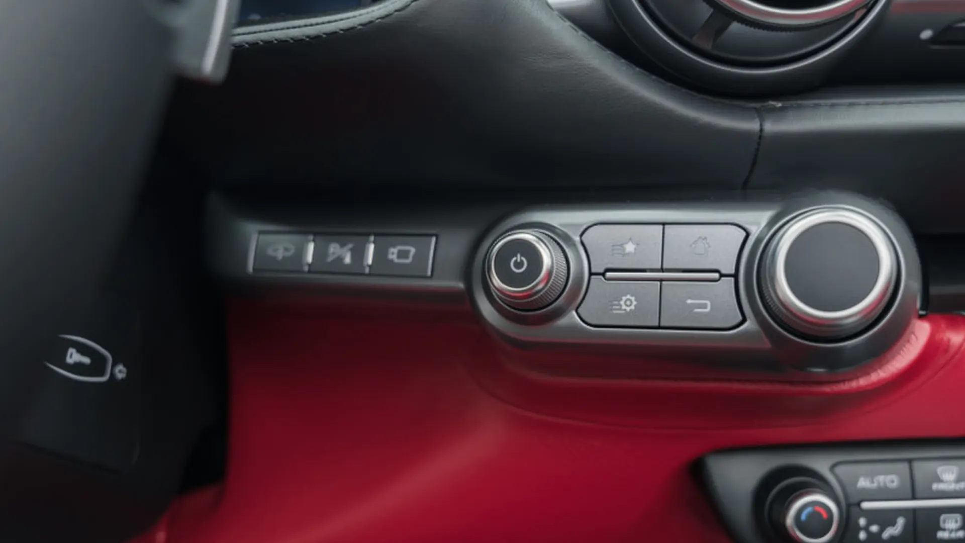 Ferrari 812 — photo 30