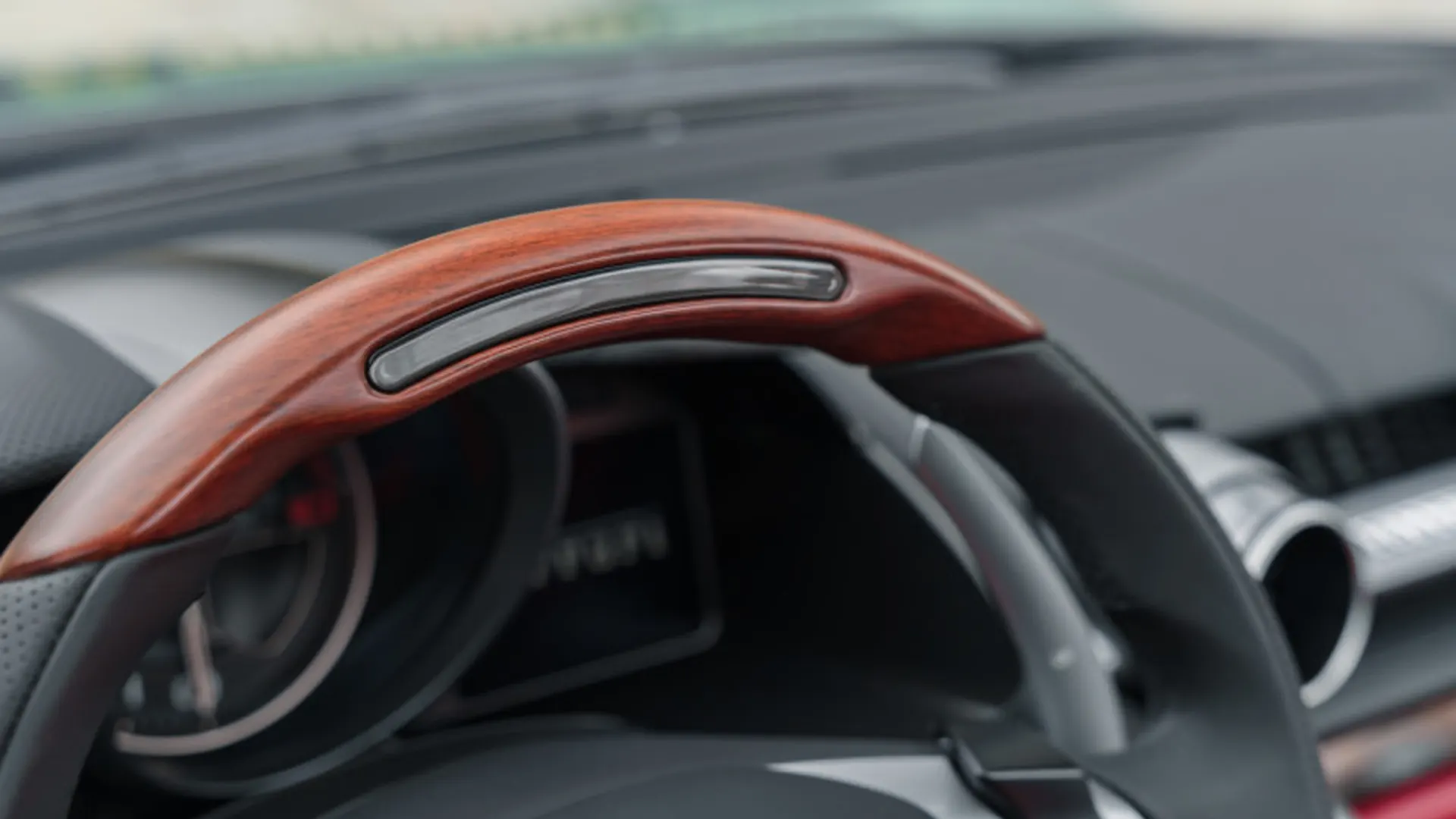 Ferrari 812 — photo 22