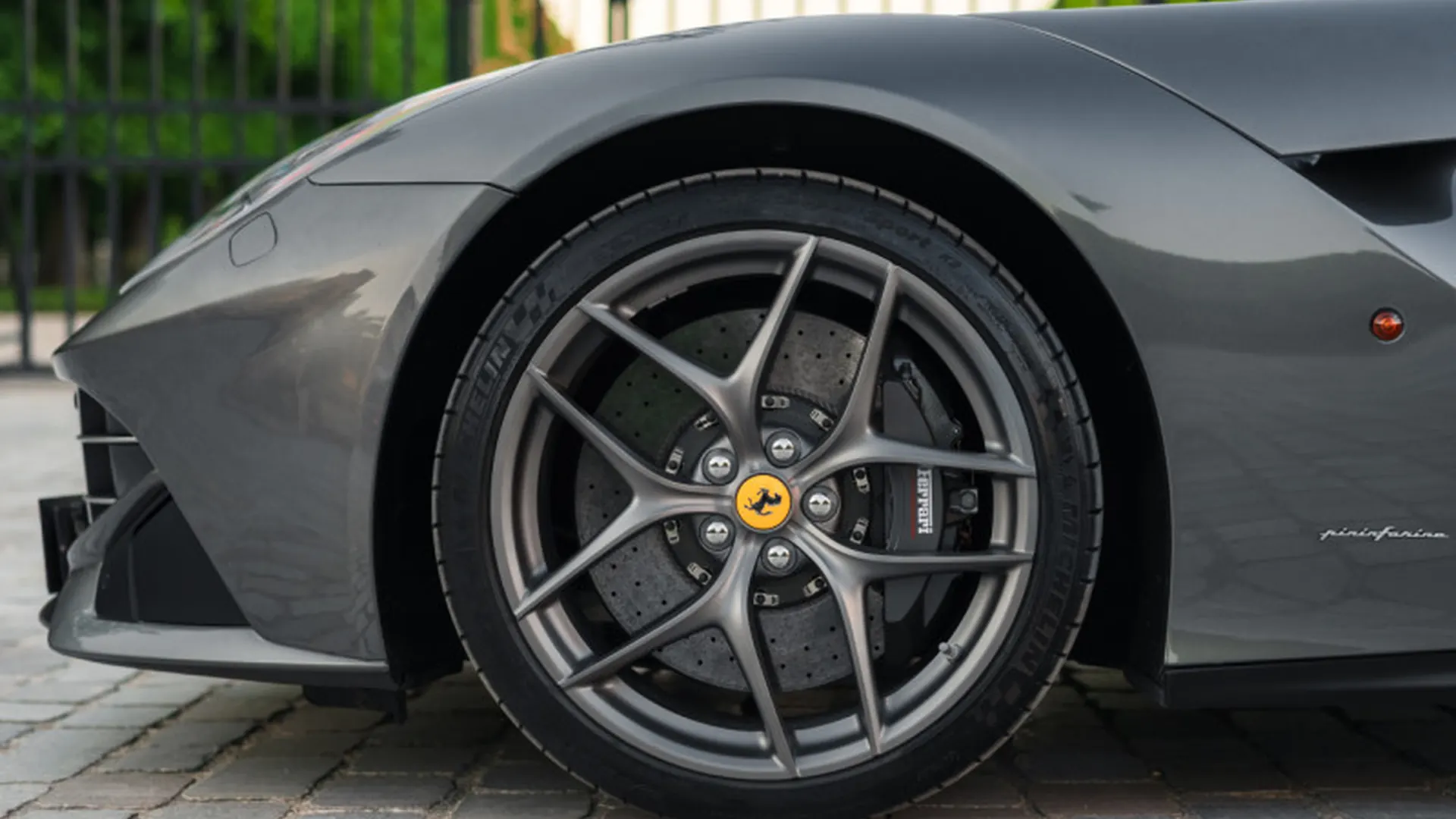 Ferrari F12 — photo 6