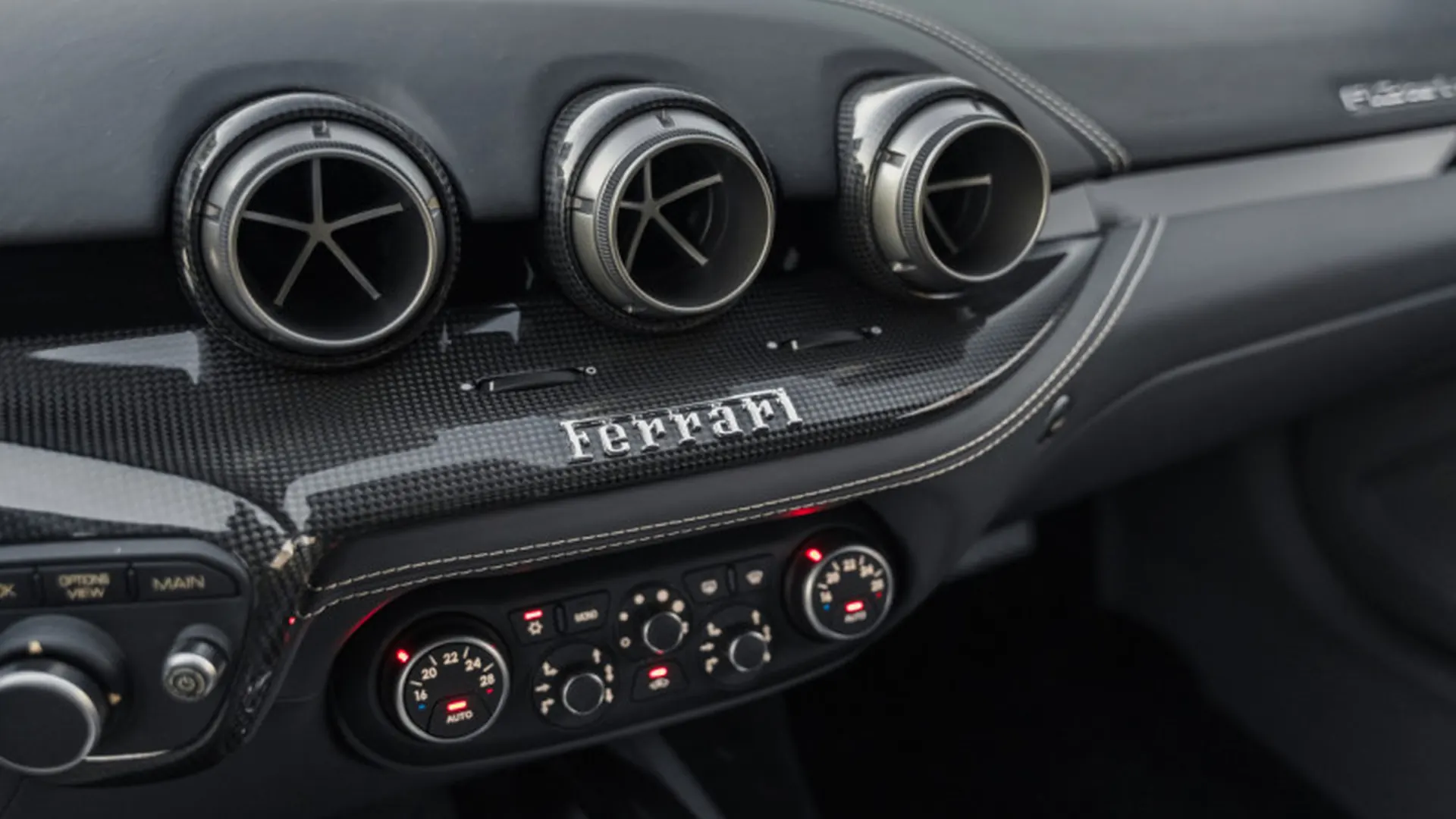 Ferrari F12 — photo 18