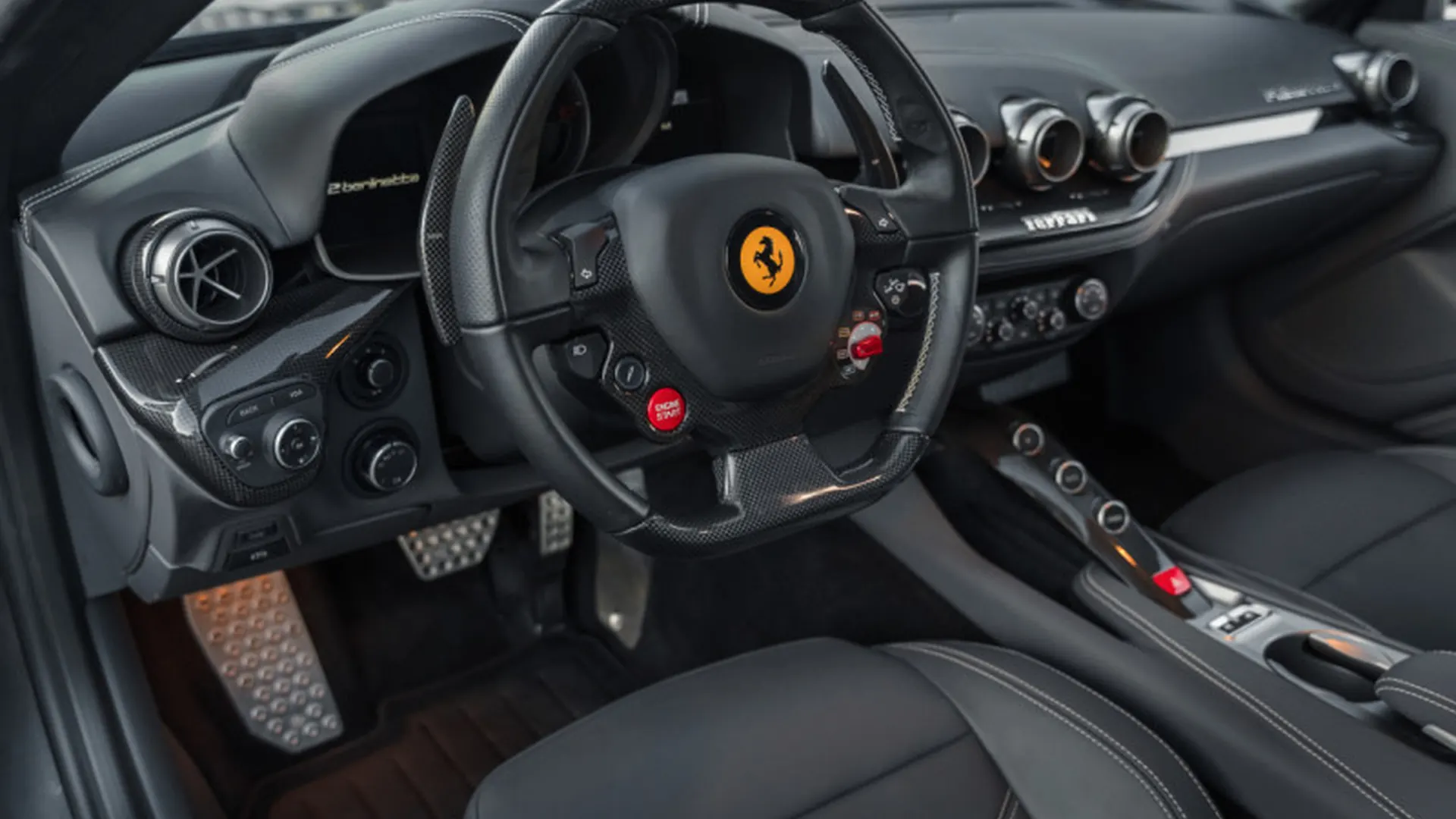Ferrari F12 — photo 7