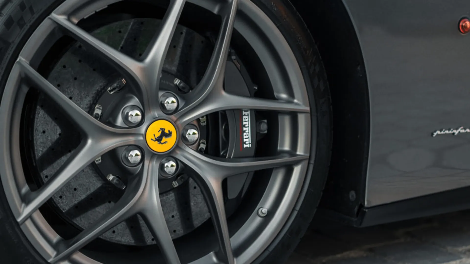 Ferrari F12 — photo 40