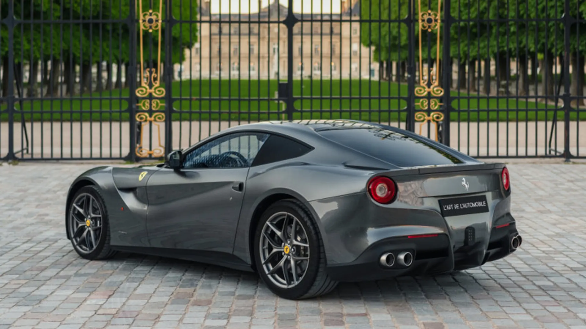 Ferrari F12 — photo 3