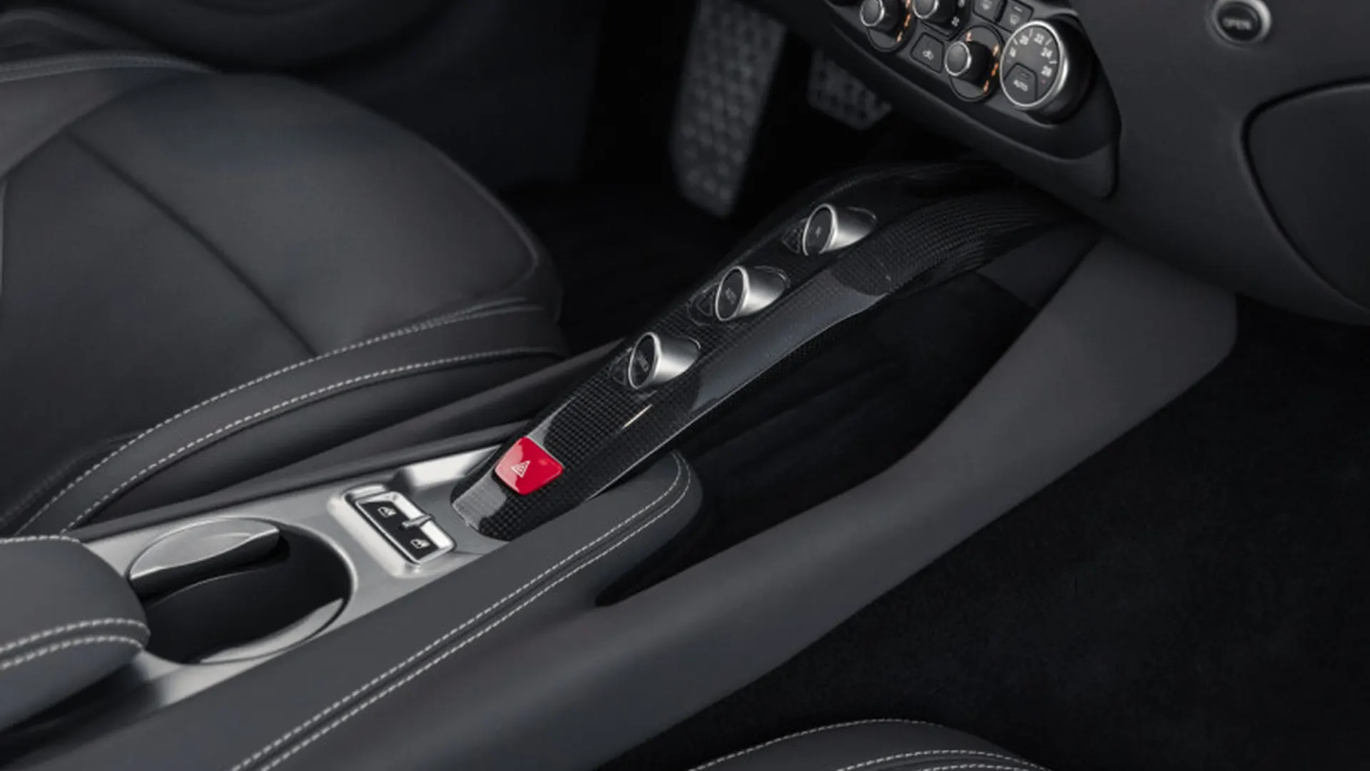 Ferrari F12 — photo 16