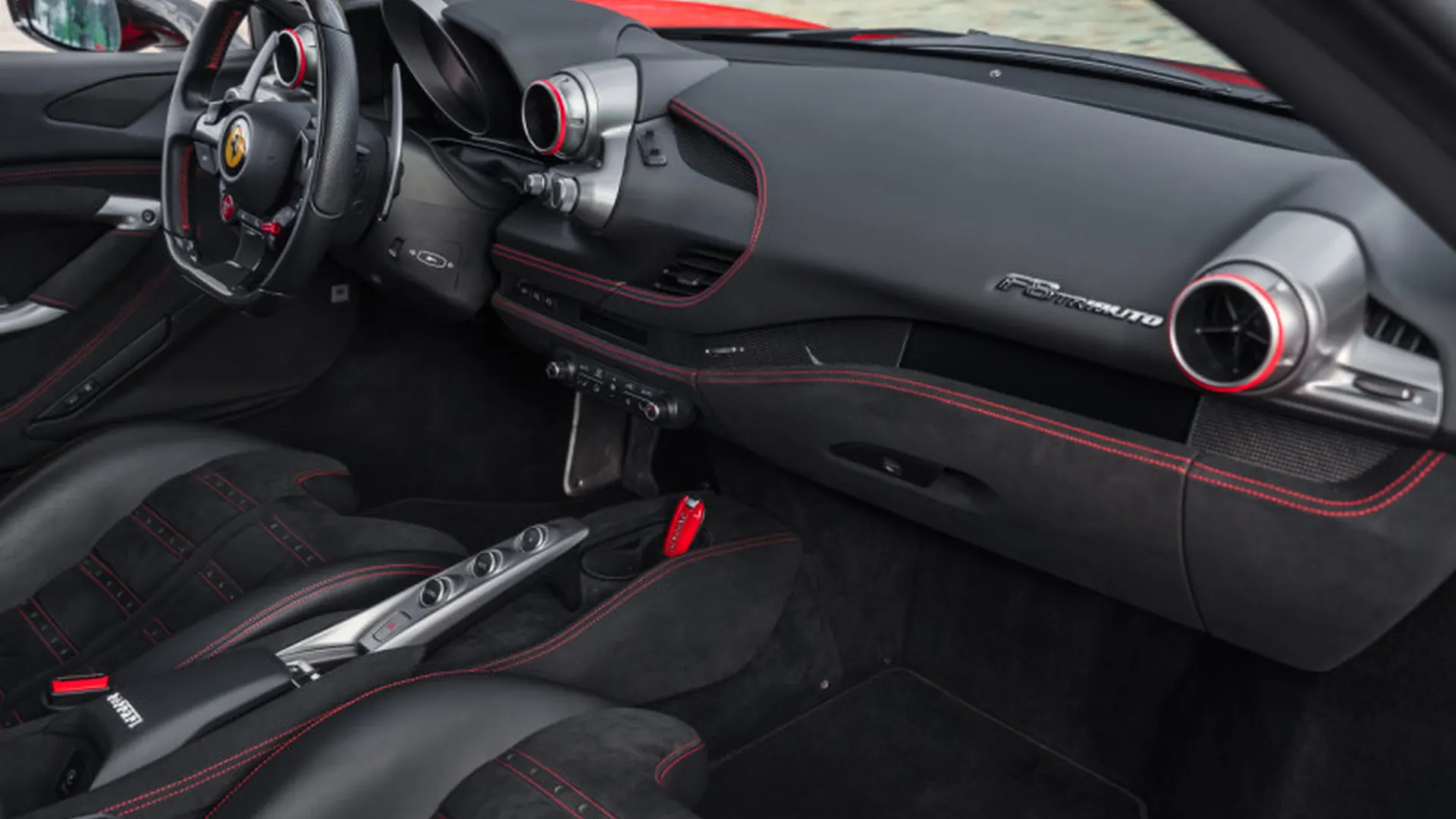 Ferrari F8 — photo 8