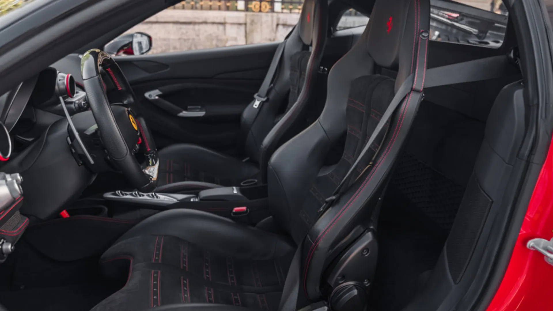 Ferrari F8 — photo 9