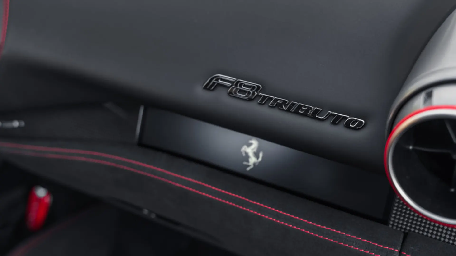 Ferrari F8 — photo 19