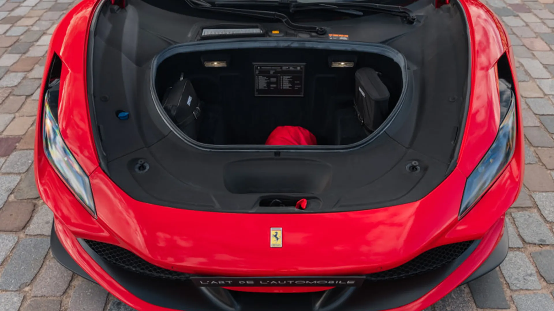 Ferrari F8 — photo 28