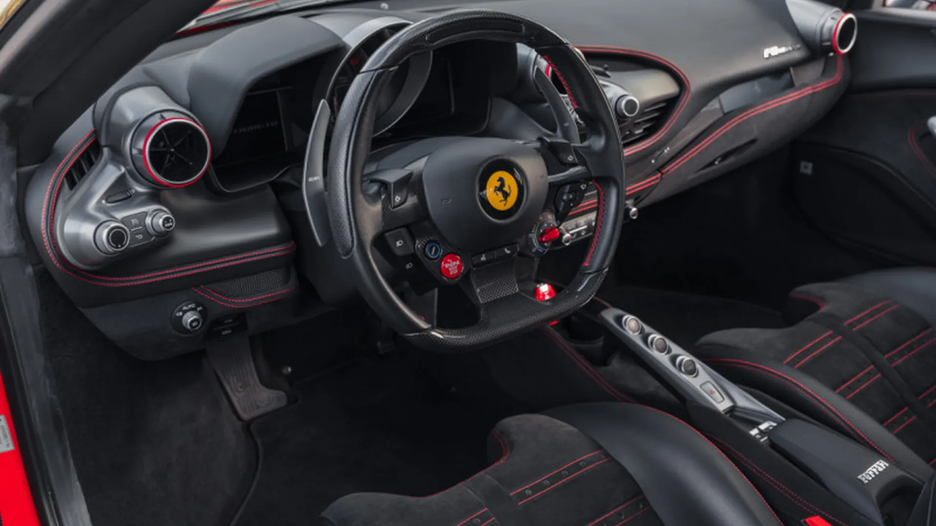 Ferrari F8 — photo 7