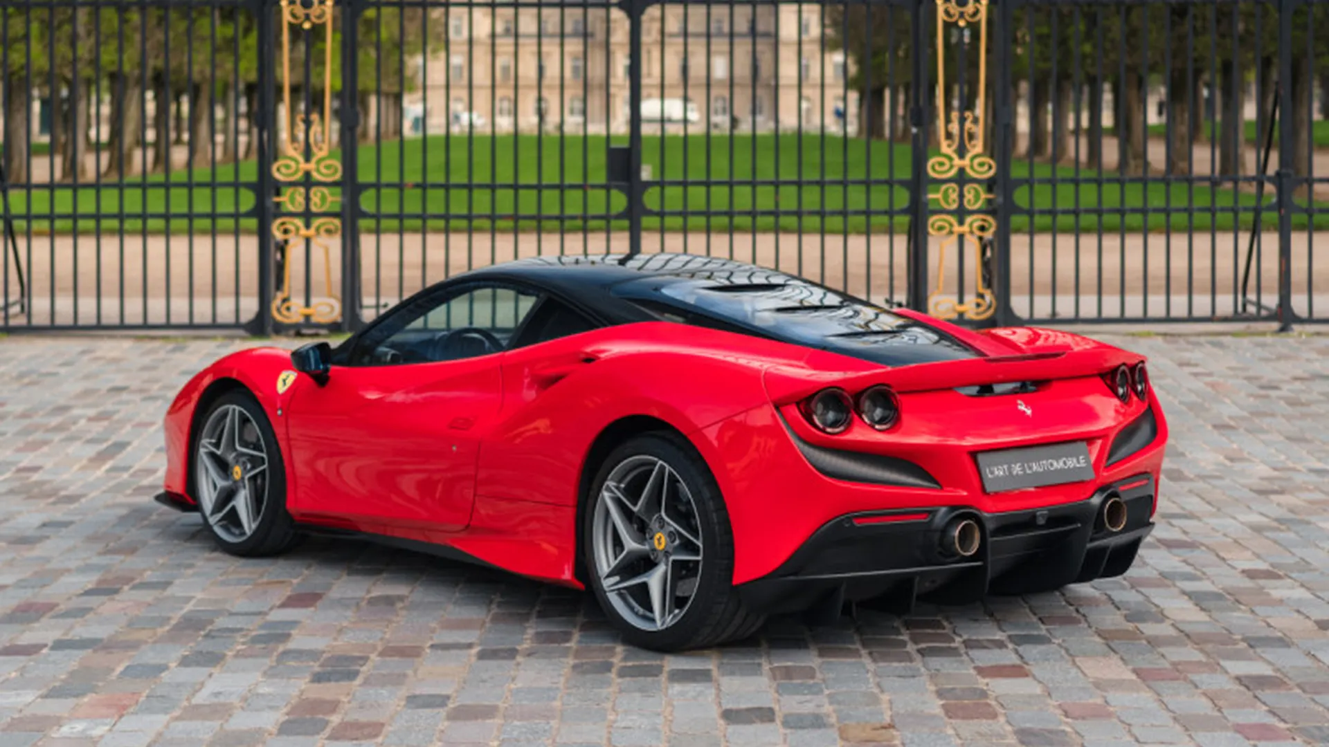 Ferrari F8 — photo 3