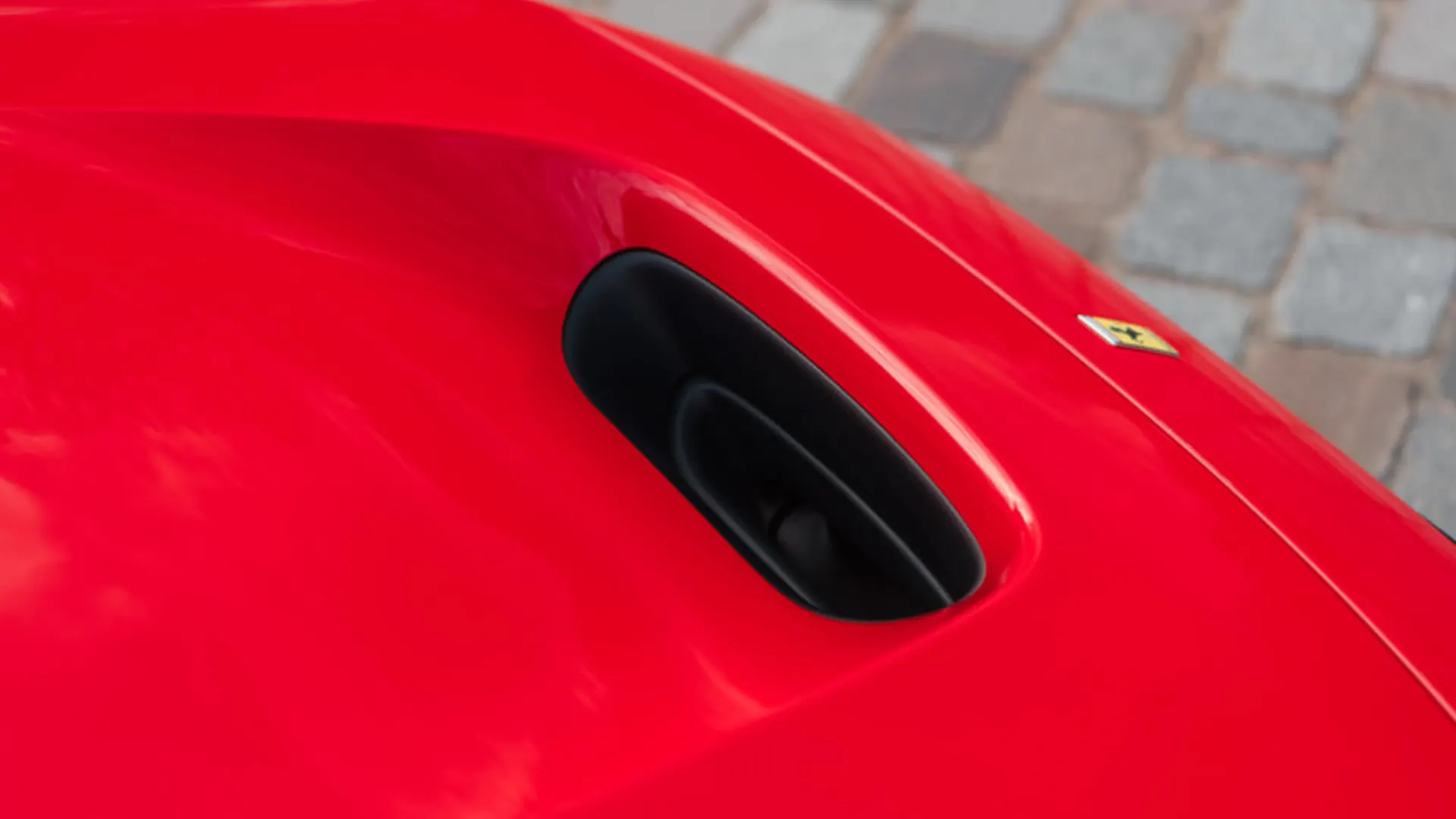 Ferrari F8 — photo 35