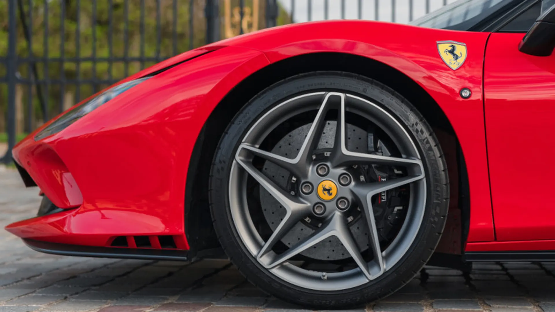Ferrari F8 — photo 6