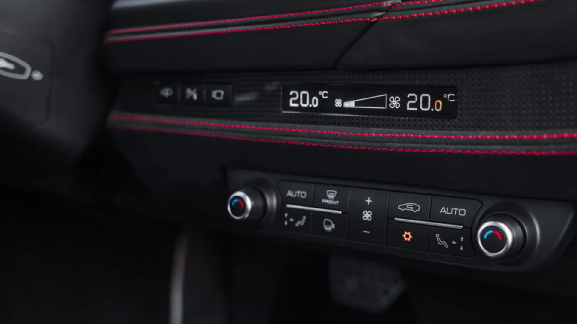 Ferrari F8 — photo 18