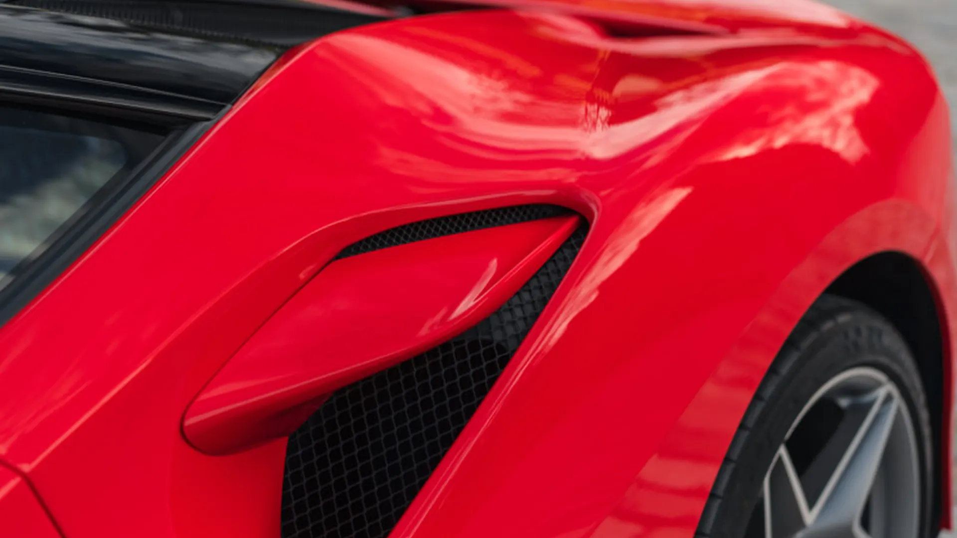 Ferrari F8 — photo 42