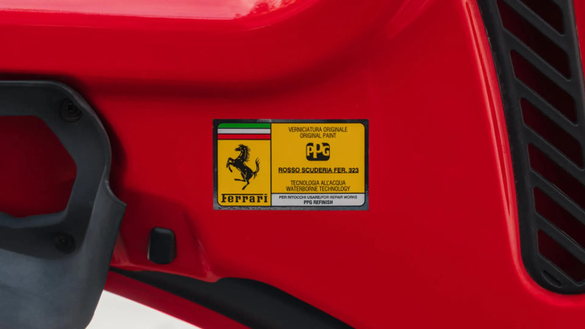 Ferrari F8 — photo 29