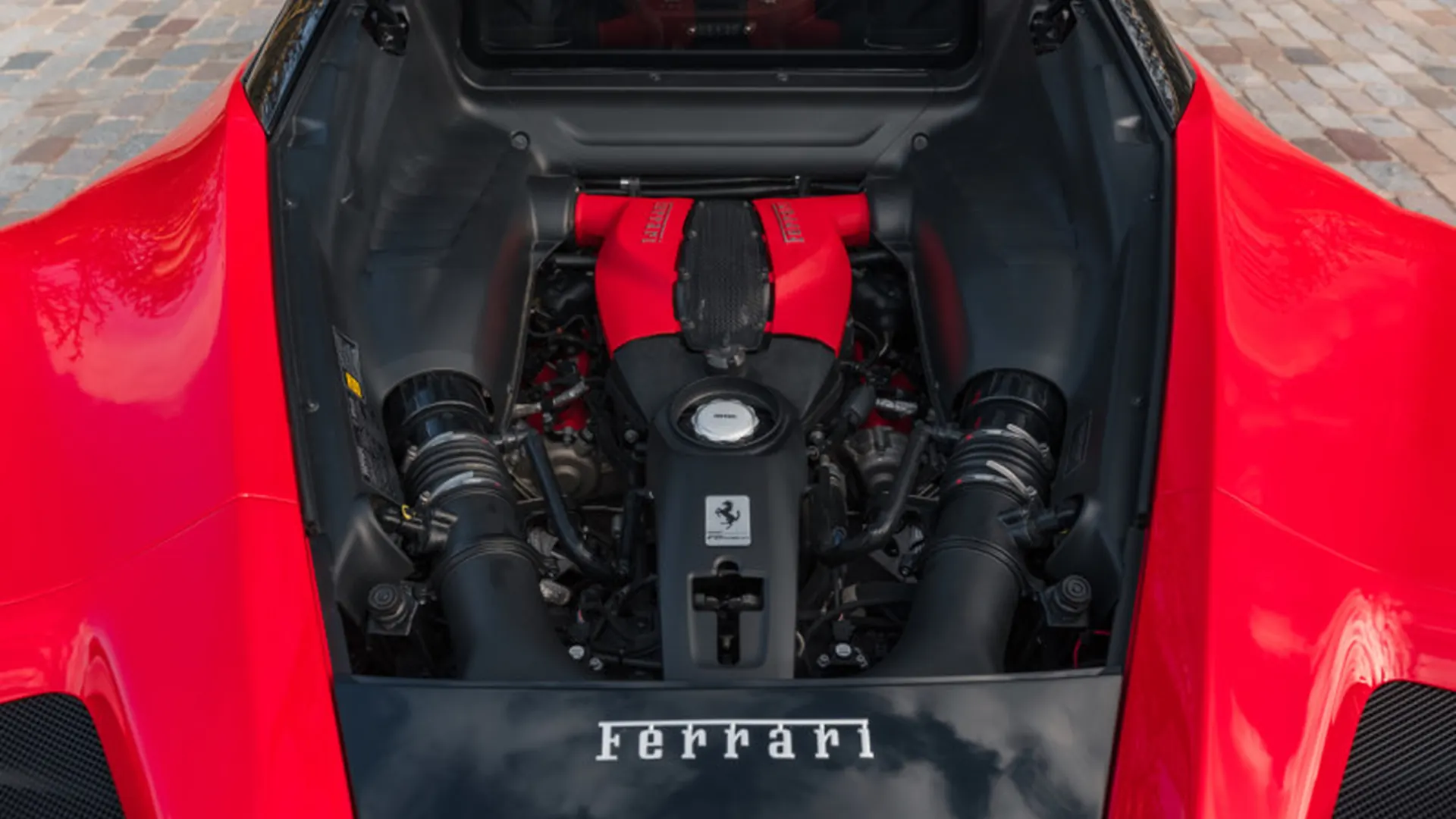 Ferrari F8 — photo 30