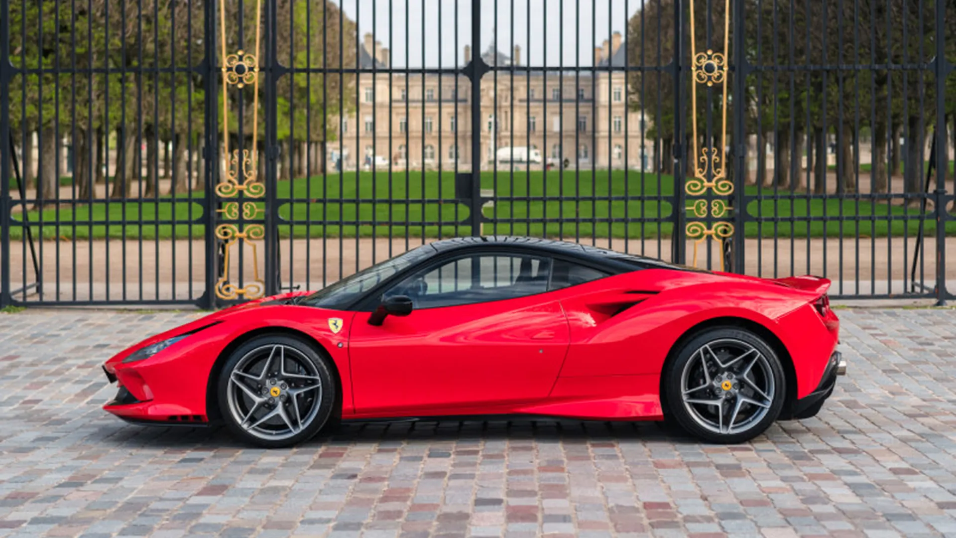 Ferrari F8 — photo 2