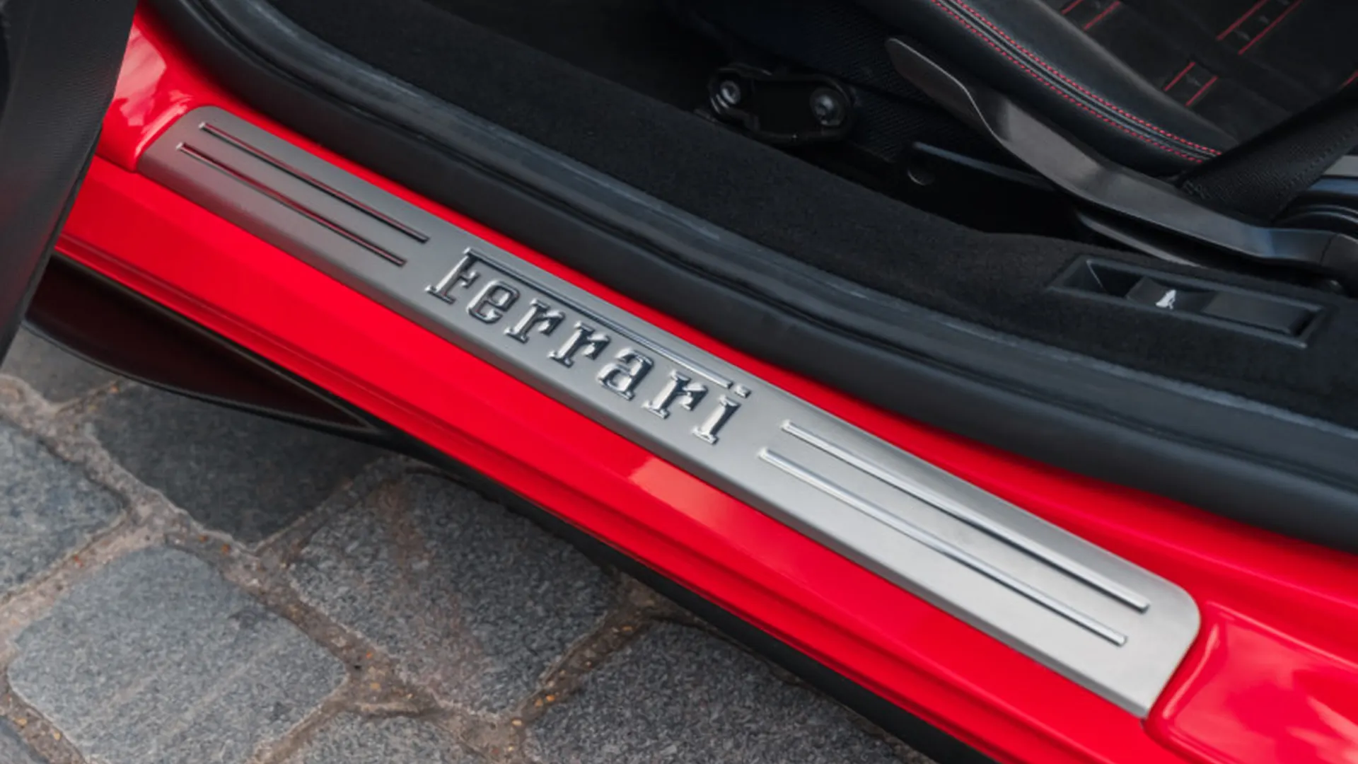 Ferrari F8 — photo 13
