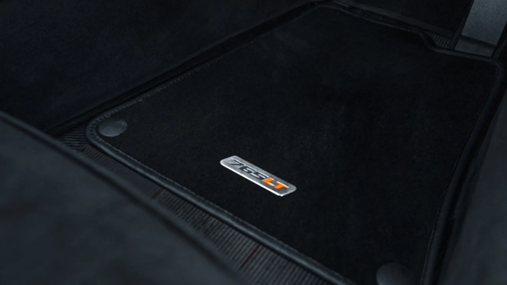 McLaren 765 — photo 28