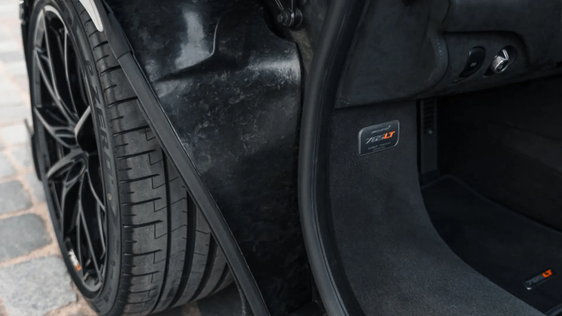 McLaren 765 — photo 31