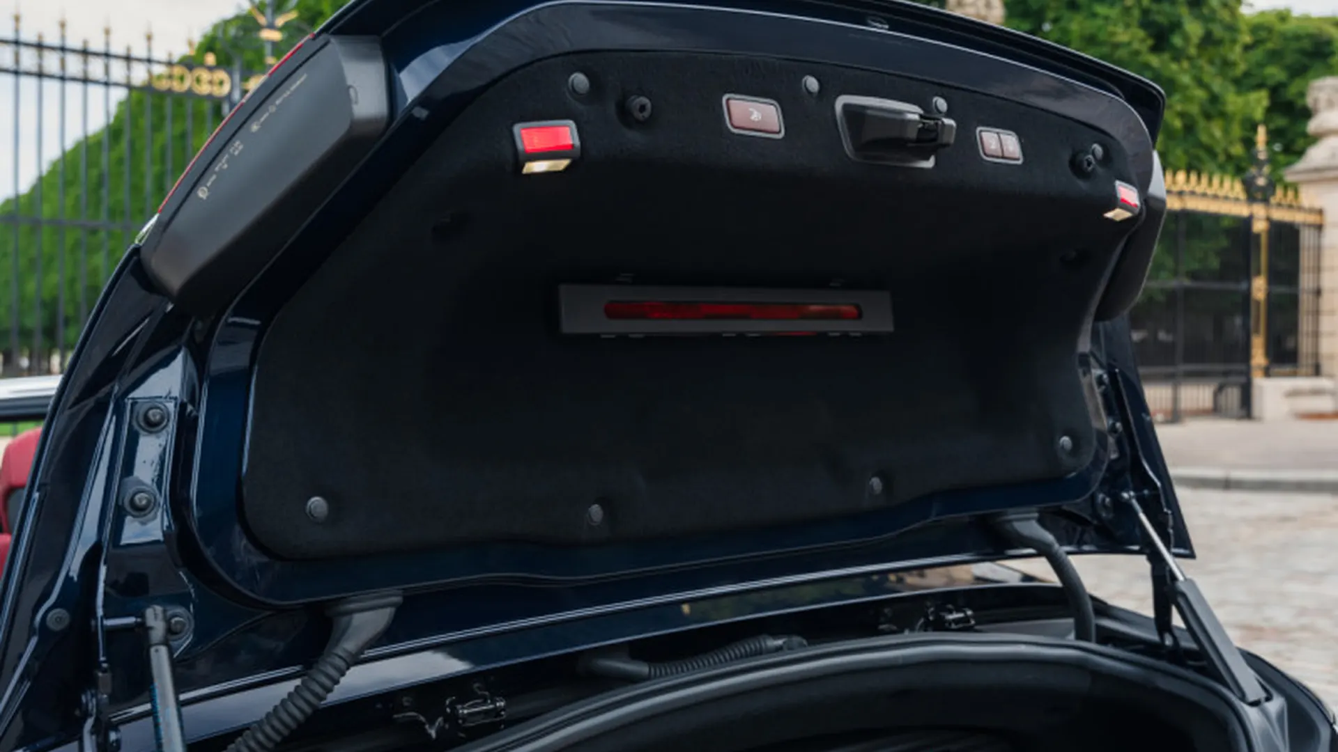 Mercedes S65 — photo 40