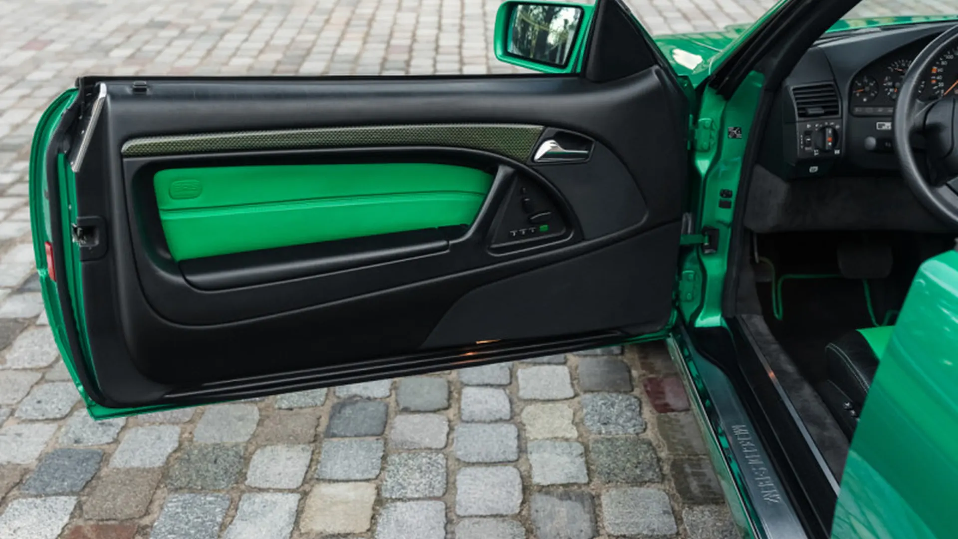 Mercedes SL — photo 21