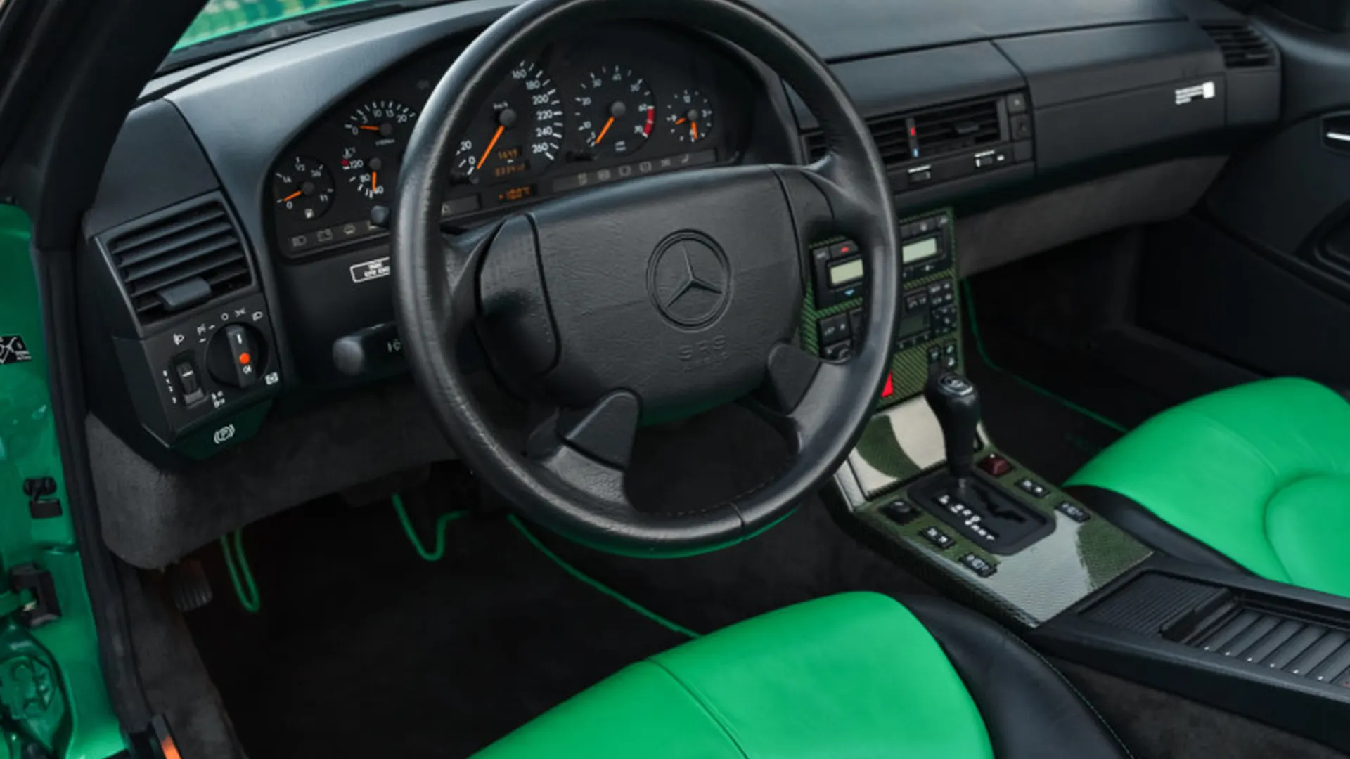 Mercedes SL — photo 14